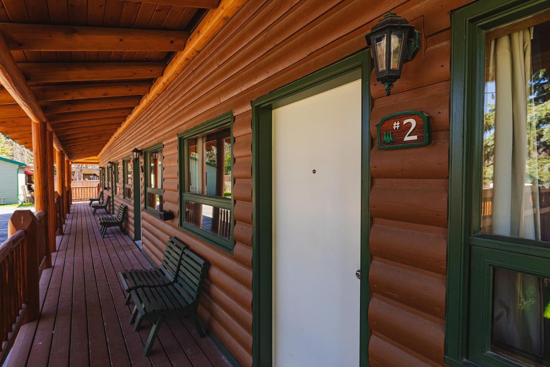 Overlander Mountain Lodge Джаспър Екстериор снимка