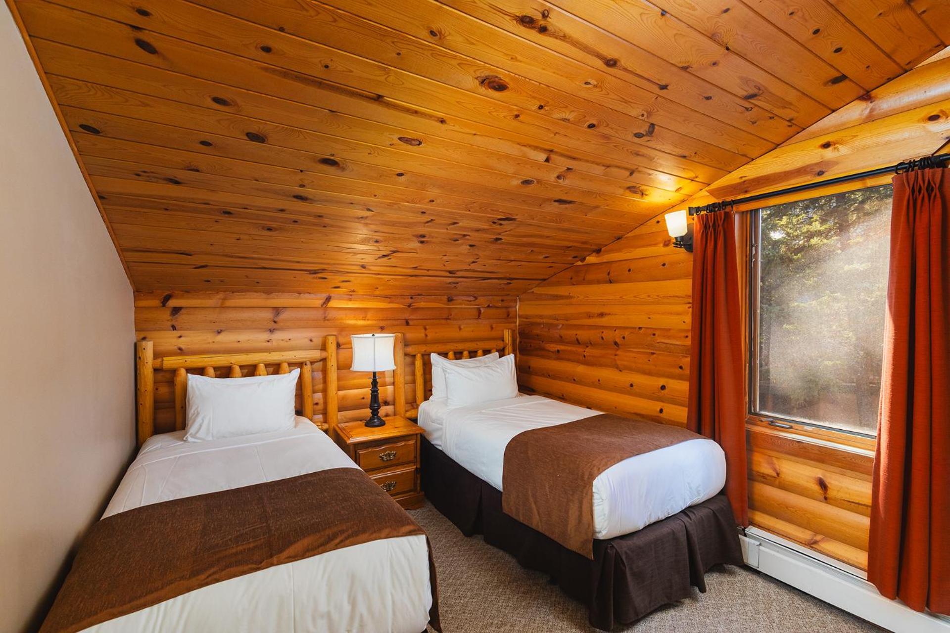 Overlander Mountain Lodge Джаспър Екстериор снимка
